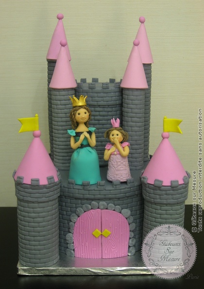 Cake Design - Gâteau château fort - Gâteaux sur Mesure Paris - anniversaire, atelier pâte à sucre, cadeau, cake design, cake design Paris, chateau, ecole cake design, enfant, formation, formation cake design, formation professionnelle, France, gateau 3D, gateau chiffre, gateau design, gateau original, gateau pate a sucre, gateau personnalisé, gateau rigolo, gateau sur commande, gateau sur mesure, gateaux spectaculaires, guiness, médovik, Paris, pate a sucre, patisseries decoratives, princesse, торты на заказ в Париже