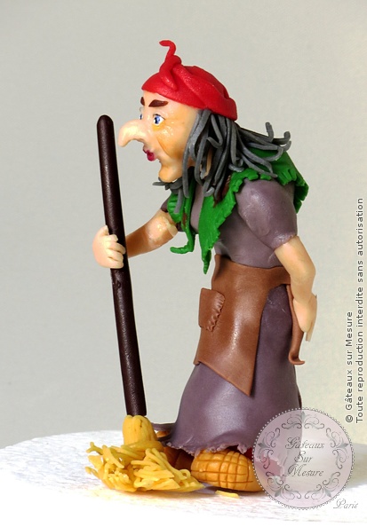 Cake Design - Sorcière russe Baba-Yaga (tutoriel dans Cake Design de France) - Gâteaux sur Mesure Paris - atelier pâte à sucre, baba yaga, cake design, cake design Paris, chocolat plastique, ecole cake design, formation, formation cake design, formation professionnelle, France, gateau design, gateau original, gateau pate a sucre, gateau personnalisé, gateau sur commande, gateau sur mesure, gateaux spectaculaires, Paris, patisseries decoratives, sorcière