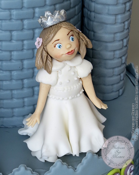 Cake Design - Château de princesse pour un baptême - Gâteaux sur Mesure Paris - atelier pâte à sucre, baptême, cake design, cake design Paris, chateau, ecole cake design, formation, formation cake design, formation professionnelle, France, gateau 3D, gateau design, gateau original, gateau pate a sucre, gateau personnalisé, gateau sur commande, gateau sur mesure, gateaux spectaculaires, modelage, Paris, patisseries decoratives, princesse