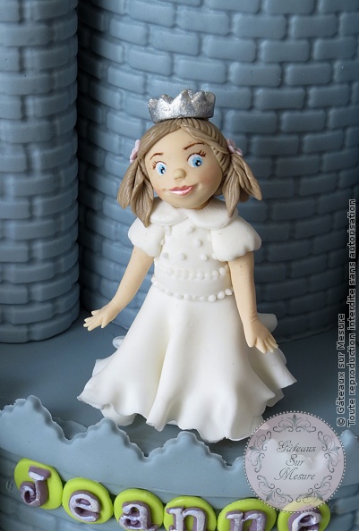 Cake Design - Château de princesse pour un baptême - Gâteaux sur Mesure Paris - atelier pâte à sucre, cake design, cake design Paris, chateau, ecole cake design, figurine, formation, formation cake design, formation professionnelle, France, gateau 3D, gateau design, gateau original, gateau pate a sucre, gateau personnalisé, gateau sur commande, gateau sur mesure, gateaux spectaculaires, modelage, Paris, patisseries decoratives, princesse