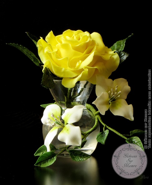 Cake Design - Rose jaune - Gâteaux sur Mesure Paris - atelier pâte à sucre, cake design, cake design Paris, ecole cake design, fleurs en branche, fleurs en sucre, formation, formation cake design, formation professionnelle, France, gateau design, gateau original, gateau pate a sucre, gateau personnalisé, gateau sur commande, gateau sur mesure, gateaux spectaculaires, Paris, patisseries decoratives, rose, rose en sucre