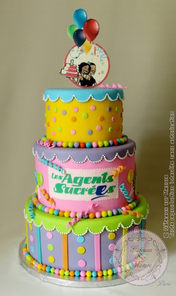 Cake Design - Pièce montée confetti & serpentins - Gâteaux sur Mesure Paris Cake Design - Pièce montée confetti & serpentins - Gâteaux sur Mesure Paris - atelier pâte à sucre, cake design, cake design Paris, ecole cake design, formation cake design, formation professionnelle, France, gateau design, gateau original, gateau pate a sucre, gateau personnalisé, gateau sur commande, gateau sur mesure, gateaux spectaculaires, impression alimentaire, mariage, Paris, patisseries decoratives, pièce montée, wedding cake