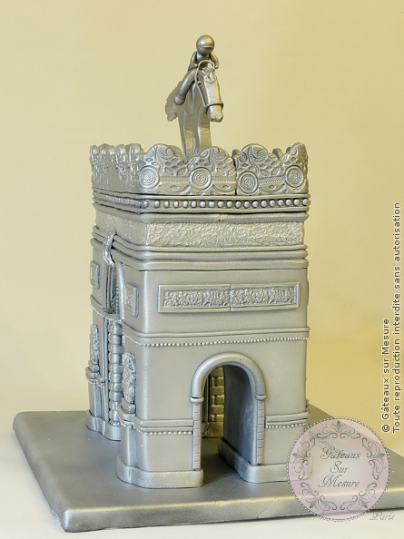 Cake Design - Qatar Prix de l'Arc de Triomphe - Gâteaux sur Mesure Paris - arc de triomphe, cake design, cake design Paris, cheval, ecole cake design, formation cake design, formation professionnelle, France, gateaux spectaculaires, monument, Paris, patisseries decoratives, piece en sucre