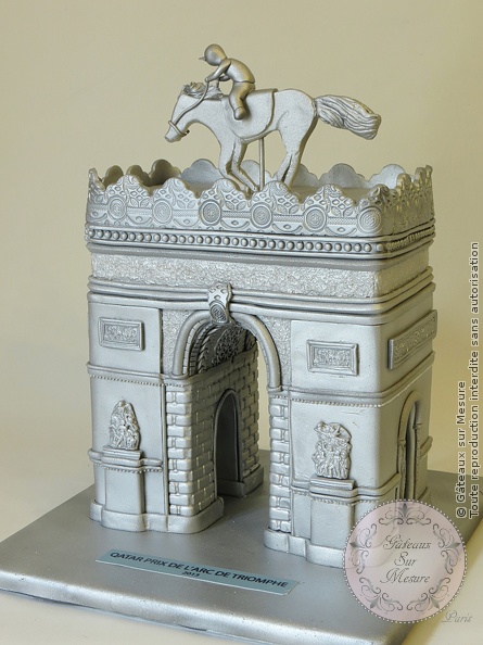 Cake Design - Qatar Prix de l'Arc de Triomphe - Gâteaux sur Mesure Paris - arc de triomphe, cake design, cake design Paris, cheval, ecole cake design, formation cake design, formation professionnelle, France, gateaux spectaculaires, monument, Paris, patisseries decoratives, piece en sucre