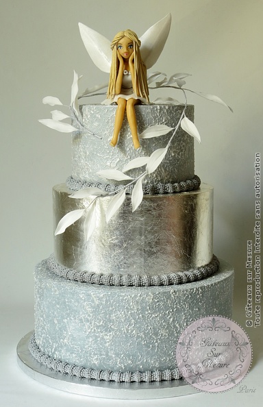 Cake Design - Pièce montée féérique argent - Gâteaux sur Mesure Paris - argent, cake design, cake design Paris, chocolat plastique, ecole cake design, efluent mums, fée, foret enchantée, formation cake design, formation professionnelle, France, gateau design, gateau pate a sucre, gateau personnalisé, gateau sur commande, gateau sur mesure, gateaux spectaculaires, mariage, modelage, Paris, patisseries decoratives, pièce montée, silver, wedding cake