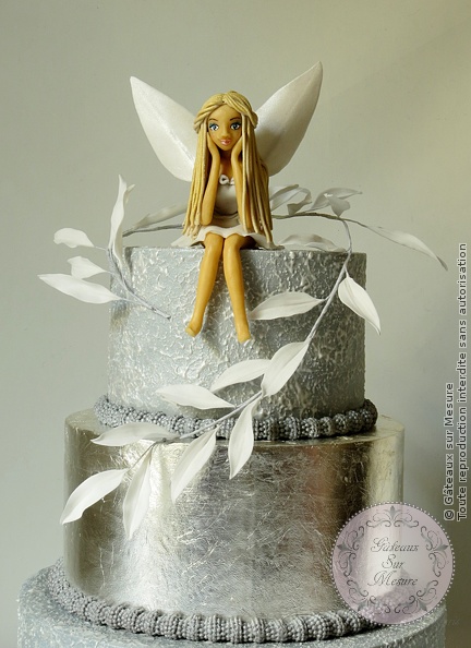 Cake Design - Pièce montée féérique argent - Gâteaux sur Mesure Paris - argent, cake design, cake design Paris, chocolat plastique, ecole cake design, efluent mums, fée, foret enchantée, formation cake design, formation professionnelle, France, gateau design, gateau pate a sucre, gateau personnalisé, gateau sur commande, gateau sur mesure, gateaux spectaculaires, mariage, modelage, Paris, patisseries decoratives, pièce montée, silver, wedding cake