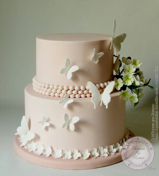 Cake Design - Pièce montée fleurs et papillons - Gâteaux sur Mesure Paris - atelier pâte à sucre, cake design, cake design Paris, ecole cake design, fleurs en branche, formation cake design, formation professionnelle, France, gateau design, gateau original, gateau pate a sucre, gateau personnalisé, gateaux spectaculaires, mariage, papillons, Paris, patisseries decoratives, pièce montée, wedding cake