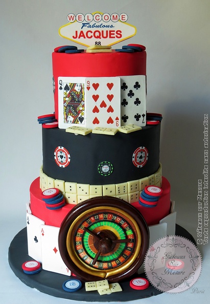 Cake Design - Pièce montée Casino 2 - Gâteaux sur Mesure Paris - anniversaire, atelier pâte à sucre, cake design, cake design Paris, casino, ecole cake design, formation, formation cake design, formation professionnelle, France, gateau design, gateau original, gateau pate a sucre, gateau personnalisé, gateau sur commande, gateau sur mesure, gateaux spectaculaires, Las Vegas, mariage, Paris, patisseries decoratives, pièce montée, wedding cake