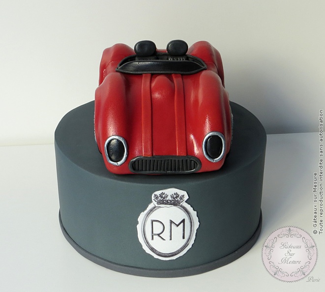 Cake Design - Voiture - Gâteaux sur Mesure Paris Cake Design - Voiture - Gâteaux sur Mesure Paris - atelier pâte à sucre, cake design, cake design Paris, chocolat à modeler, chocolat plastique, ecole cake design, formation, formation cake design, formation professionnelle, France, gateaux spectaculaires, modelage, Paris, patisseries decoratives, voiture