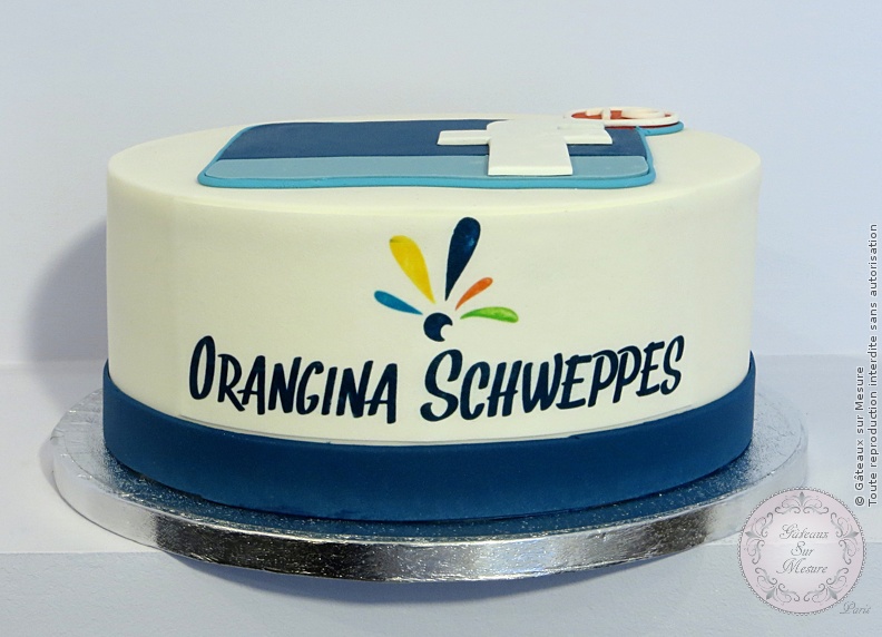 Cake Design - Gâteau Orangina Schweppes France - Gâteaux sur Mesure Paris - atelier pâte à sucre, cake design, cake design Paris, ecole cake design, facebook, formation, formation cake design, formation professionnelle, France, gateau d'anniversaire, gateau design, gateau original, gateau pate a sucre, gateau personnalisé, gateaux spectaculaires, orangina, Paris, patisseries decoratives