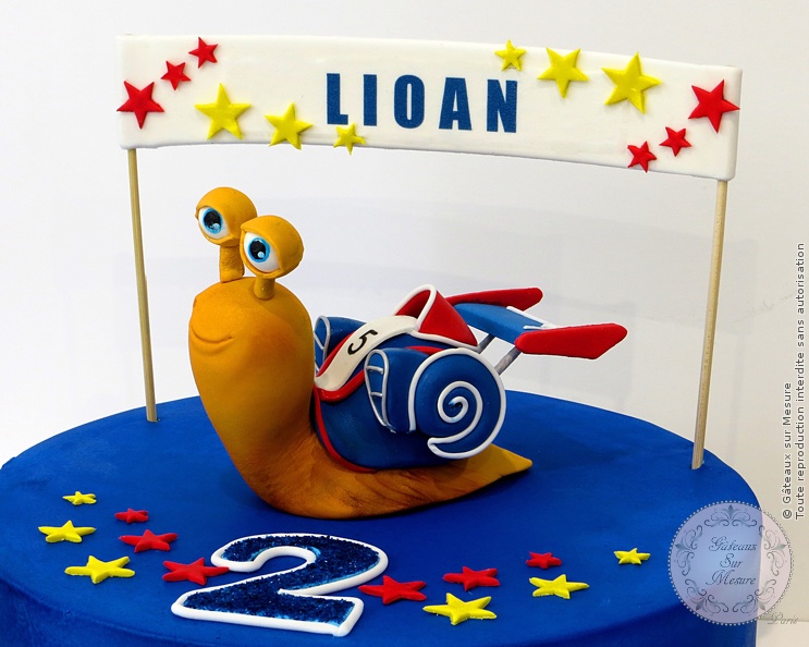 Cake Design - Gâteau Turbo l'Escargot - Gâteaux sur Mesure Paris - 2 ans, cake design, cake design Paris, ecole cake design, enfant, escargot, formation cake design, formation professionnelle, France, gateau d'anniversaire, gateau design, gateau original, gateau pate a sucre, gateau personnalisé, gateau rigolo, gateau sur mesure, gateaux spectaculaires, modelage, Paris, patisseries decoratives, turbo