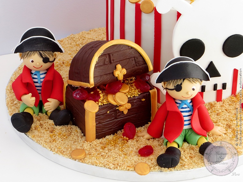 Cake Design - Gâteau Pirates - Gâteaux sur Mesure Paris - cake design, cake design Paris, coffre aux trésors, ecole cake design, formation cake design, formation professionnelle, France, gateau d'anniversaire, gateau design, gateau original, gateau pate a sucre, gateau personnalisé, gateau sur commande, gateau sur mesure, gateaux spectaculaires, modelage, Paris, patisseries decoratives, pirate