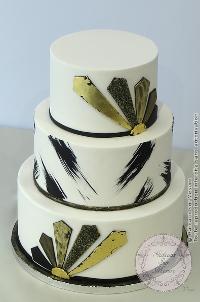 Cake Design - Pièce montée Or et Noir - Gâteaux sur Mesure Paris - cake design, cake design Paris, couture, ecole cake design, formation cake design, formation professionnelle, France, gateau design, gateau original, gateau pate a sucre, gateau personnalisé, gateau sur commande, gateaux spectaculaires, mariage, mode, Paris, patisseries decoratives, pièce montée, wedding cake