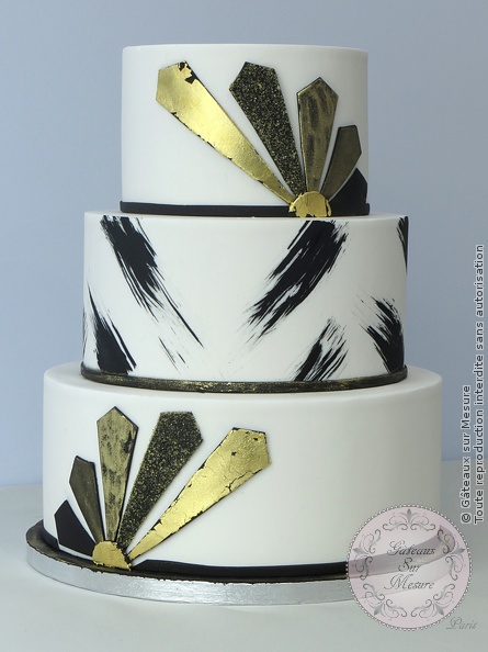 Cake Design - Pièce montée Or et Noir - Gâteaux sur Mesure Paris - cake design, cake design Paris, couture, ecole cake design, formation cake design, formation professionnelle, France, gateau design, gateau original, gateau pate a sucre, gateau personnalisé, gateau sur commande, gateaux spectaculaires, mariage, mode, Paris, patisseries decoratives, pièce montée, wedding cake