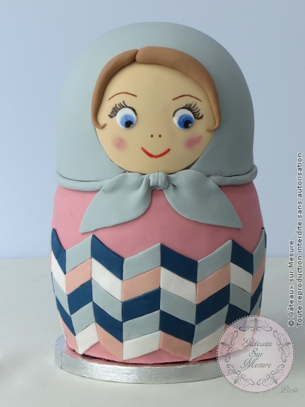 Cake Design - Gâteau Poupée Russe - Gâteaux sur Mesure Paris Cake Design - Gâteau Poupée Russe - Gâteaux sur Mesure Paris - atelier pâte à sucre, cake design, cake design Paris, ecole cake design, formation cake design, formation professionnelle, France, gateau 3D, gateau au chocolat, gateau design, gateau original, gateau pate a sucre, gateau personnalisé, gateau sur commande, gateau sur mesure, gateaux spectaculaires, matriochka, Paris, patisseries decoratives, poupée russe