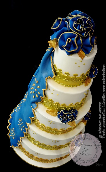 Cake Design - Pièce montée style Indien - Gâteaux sur Mesure Paris - bollywood, cake design, cake design Paris, ecole cake design, formation, formation cake design, formation professionnelle, France, gateaux spectaculaires, glace royale, gold, indian, or, Paris, wedding cake