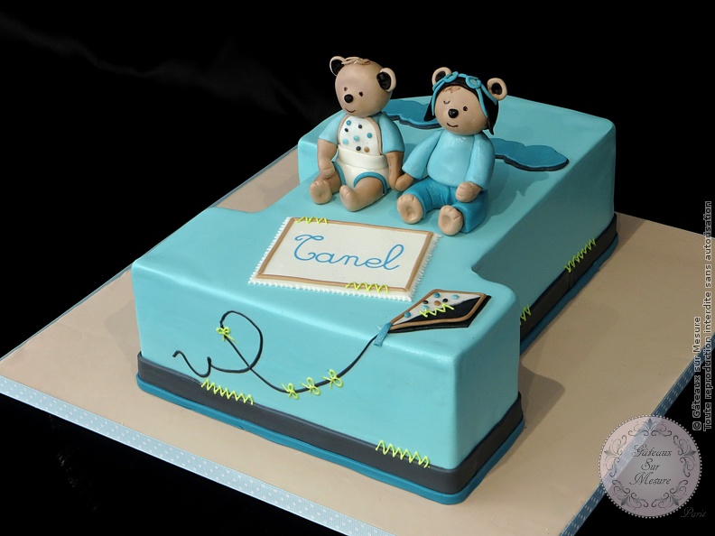 Cake Design - Premier anniversaire  Oscar et Lazare  - Gâteaux sur Mesure Paris - cake design, cake design Paris, ecole cake design, formation professionnelle, France, gateaux spectaculaires, Lazare, modelage, Osacr, ourson, Paris, patisserie, premier annivesaire