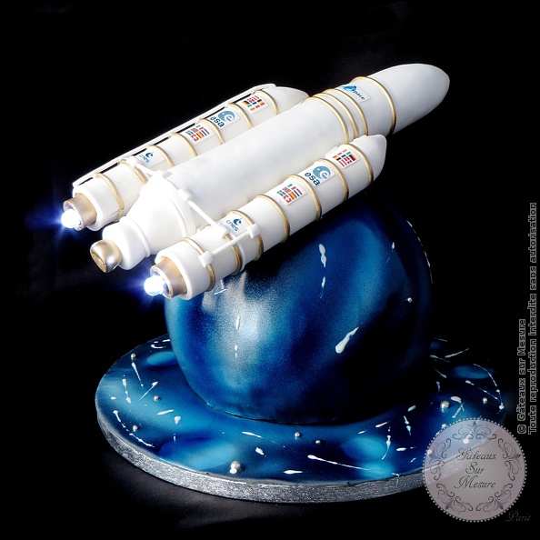 Cake Design - Ariane 5 - Gâteaux sur Mesure Paris - Ariane 5, cake design, cake design Paris, ecole cake design, espace, formation professionnelle, France, gateau 3D, gateau design, gateau personnalisé, gateau sur mesure, Paris<br />
<b>Warning</b>:  Undefined array key 