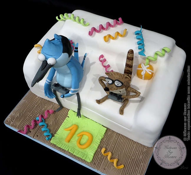 Cake Design - Gâteau Regular Show avec Mordecai et  Rigby - Gâteaux sur Mesure Paris - 3D, cake decorating, cake design, cake designer, canapé, ecole cake design, formation professionnelle, France, gateau 3D, gateau design, gateau rigolo, gateaux spectaculaires, Paris, regular show