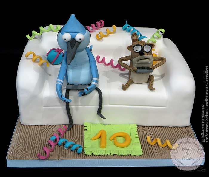 Cake Design - Gâteau Regular Show avec Mordecai et  Rigby - Gâteaux sur Mesure Paris - 3D, cake decorating, cake design, cake designer, canapé, ecole cake design, formation professionnelle, France, gateau 3D, gateau design, gateau rigolo, gateaux spectaculaires, Paris, regular show