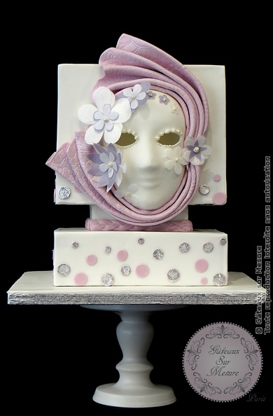 Cake Design - Pièce montée  Venise  - Gâteaux sur Mesure Paris - argent, atelier, atelier pâte à sucre, cakesdecor daily top 3, ecole cake design, formation, formation cake design, formation professionnelle, France, luxe, masque, Paris, pate a sucre, pièce montée, venise, wedding cake