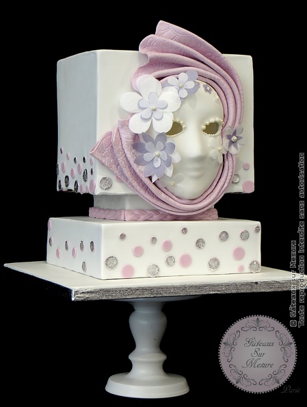 Cake Design - Pièce montée  Venise  - Gâteaux sur Mesure Paris - argent, atelier, atelier pâte à sucre, cakesdecor daily top 3, ecole cake design, formation, formation cake design, formation professionnelle, France, luxe, masque, Paris, pate a sucre, pièce montée, venise, wedding cake