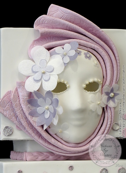 Cake Design - Pièce montée Venise - Gâteaux sur Mesure Paris Cake Design - Pièce montée Venise - Gâteaux sur Mesure Paris - argent, atelier, atelier pâte à sucre, cakesdecor daily top 3, ecole cake design, formation, formation cake design, formation professionnelle, France, luxe, masque, Paris, pate a sucre, pièce montée, venise, wedding cake