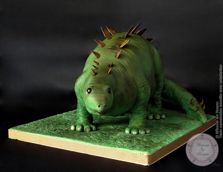 Cake Design - Gâteau Stégosaure - Gâteaux sur Mesure Paris Cake Design - Gâteau Stégosaure - Gâteaux sur Mesure Paris - cake design, cake design course, cake design training, dinosaure, ecole cake design, Ecole de Cake Design de Paris, formation, formation cake design, formation professionnelle, France, gateau 3D, gateau design, gateau personnalisé, luxe, Paris, pate a sucre