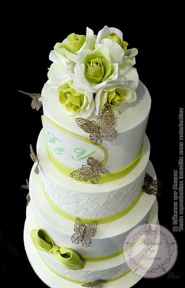 Cake Design - Pièce montée Blanc et Anis - Gâteaux sur Mesure Paris - cake decorating, cake decorating school, cake design, cake design Paris, ecole cake design, fleurs en sucre, gateau design, gateau personnalisé, gateau sur mesure, luxe, mariage, pate a sucre, patisserie, pièce montée, rose, rose en sucre, wedding, wedding cake