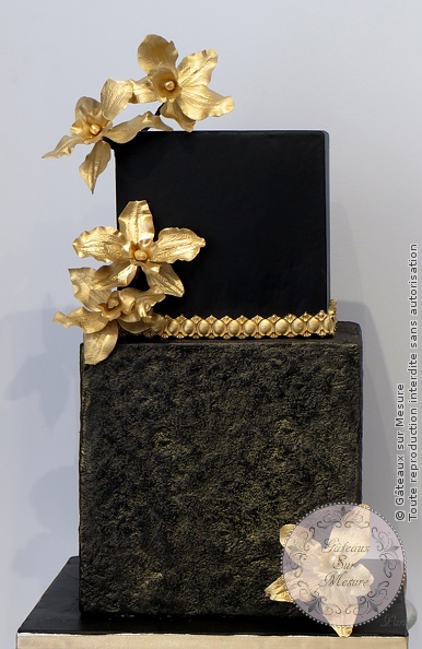 Cake Design - Pièce montée Noir et Or - Gâteaux sur Mesure Paris - black cake, cake decorating, cake decorating school, cake design, ecole cake design, gateau design, gateau original, gateau personnalisé, gateaux sur mesure, gold, luxe, mariage, or, orchid, orchidee, Paris, wedding cake