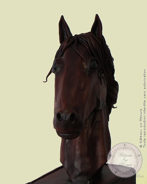 Cake Design - Buste de cheval - Gâteaux sur Mesure Paris - cake design, cheval, chocolat, course, luxe, Paris, Qatar, sculpture