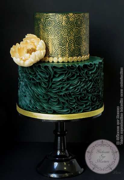 Cake Design - Pièce montée émeraude - Gâteaux sur Mesure Paris Cake Design - Pièce montée émeraude - Gâteaux sur Mesure Paris - cake design, cake design Paris, cake school, cakedesign, Paris, peony, pièce montée, progel, ruffles, sugar, sugarflowers, sugarpeony, wedding cake