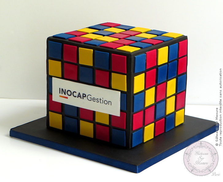 Cake Design - Rubik's cube - Gâteaux sur Mesure Paris - cake, formation cake design, formation professionnelle, gateau carré, gateau d'enreprise, gateau personnalisé, gateauxsurmesure, inocap, Paris, rubik's cube