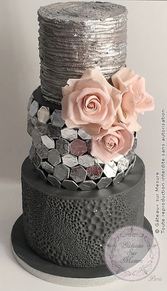 Cake Design - Silver Wedding Cake - Gâteaux sur Mesure Paris - cake, cake design, cake design Paris, cake designer, cakedesign, cakeschool, chic, fleurs en sucre, formation, formation cake design, formation professionnelle, gateaux personnalisés, luxe, Paris, sugar flower, sugar roses, sugarflowers, wedding, wedding cake