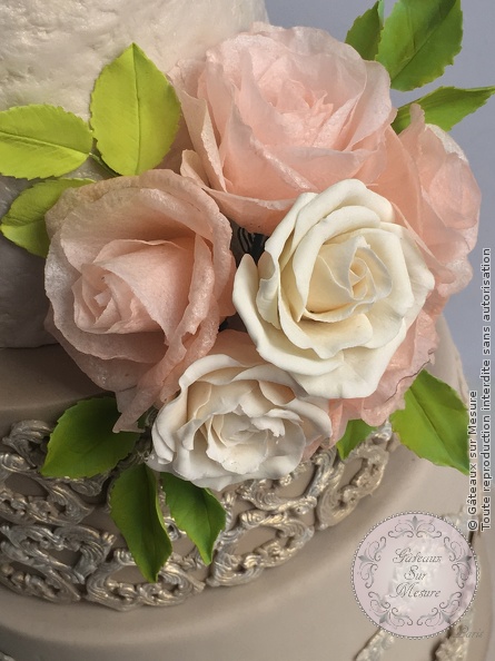 Cake Design - Romantique chic Wedding Cake - Gâteaux sur Mesure Paris - baroque, cake, cake design, chic, luxe, luxeevent, waferpaper, waferpaperflowers, wedding cake, weddingluxe
