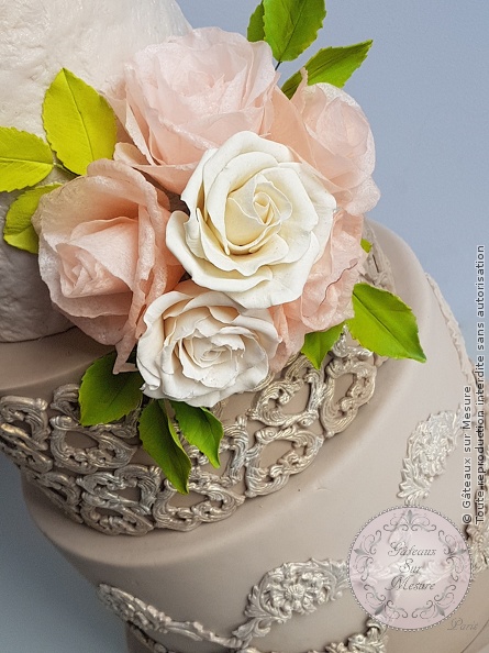 Cake Design - Romantique chic Wedding Cake - Gâteaux sur Mesure Paris - baroque, cake, cake design, chic, luxe, luxeevent, waferpaper, waferpaperflowers, wedding cake, weddingluxe