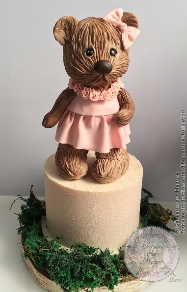 Cake Design - Petite oursonne - Gâteaux sur Mesure Paris - anniversaire, anniversaire enfant, atelier modelage, cake decorating, cakedesign, choclate, école de cake design, modelage, modelling, ourson, Paris, rkt, workshop