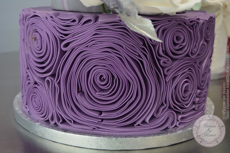 Cake Design - Formation Wedding Cake 5 jours - Gâteaux sur Mesure Paris - cakedesign, fleurs en sucre, formatin cake design, formation, formation professionnelle, gateau pate a sucre, pate a sucre, roses, wedding, wedding cake