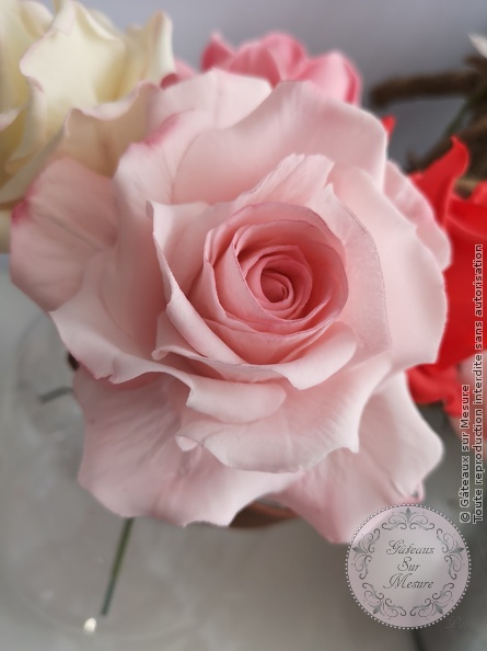 Cake Design - Formation Fleurs en Sucre - Gâteaux sur Mesure Paris - 2 ans, cake design school, ecole cake design, fleurs, fleurs en branche, fleurs en sucre, formation cake design, formation professionnelle, orchidee, Paris, rose en sucre, workshop