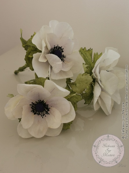 Cake Design - Fleurs en Wafer Paper - Gâteaux sur Mesure Paris - anemone, cakedesign, ecolecakedesign, fleurs, formation, Paris, rose, waferpaper