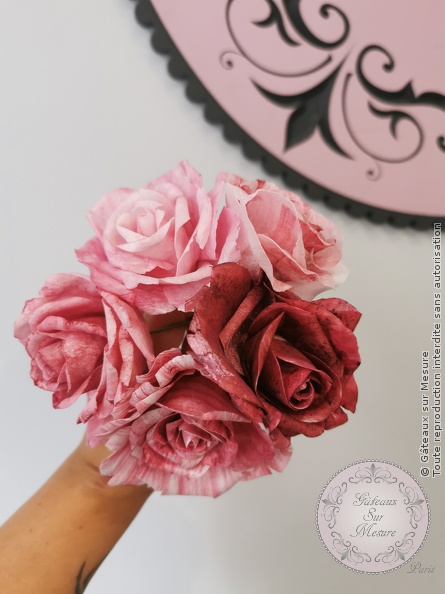 Cake Design - Roses en wafer paper - Gâteaux sur Mesure Paris - cakedesign, ecolecakedesign, fleurs, fleursenwaferpaper, Paris, patisserie, waferpaper