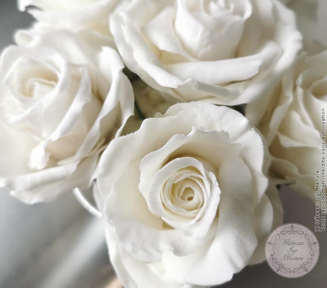 Cake Design - Initiation au cake design - Gâteaux sur Mesure Paris - cake design course, cake design training, cakedesign, Ecole de Cake Design de Paris, fleurs, fleurs en sucre, formation, formation cake design, formationintegrale, France, gateau, Paris, patisserie, weddingcake