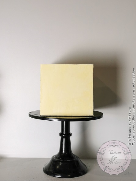 Cake Design - Gâteau carré moderne - Gâteaux sur Mesure Paris Cake Design - Gâteau carré moderne - Gâteaux sur Mesure Paris - cake design course, cake design training, cakedesign, chocolat, Ecole de Cake Design de Paris, formation, formation cake design, France, gateau, gateau carré, Paris, texture