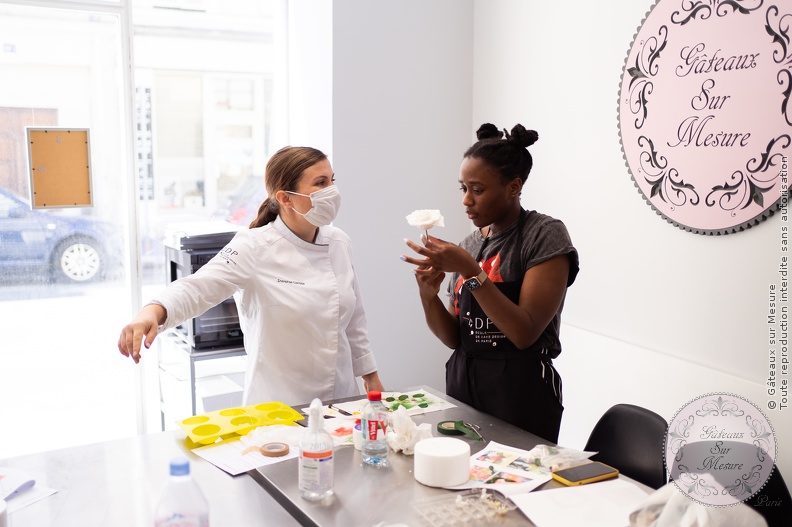 Cake Design - Formation Fleurs en Sucre - Gâteaux sur Mesure Paris - cakedesign, fleurs comestibles, fleurs en sucre, flowers, formation, formationprofessionnelle, patisserie, sugarflowers