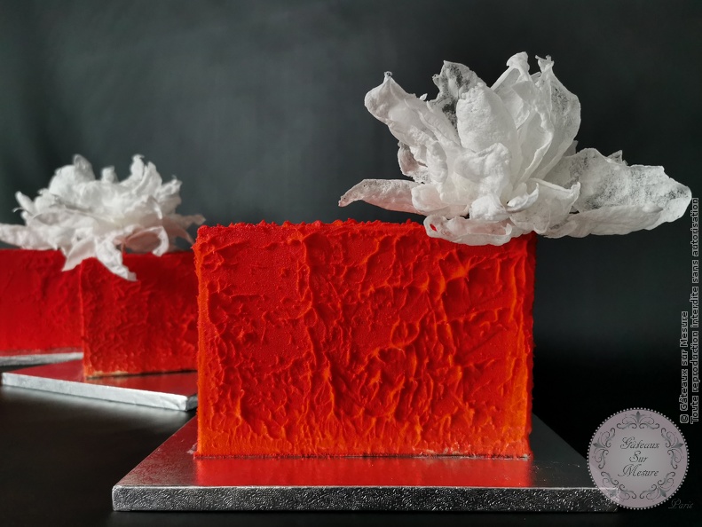Cake Design - Gâteau carré moderne - Gâteaux sur Mesure Paris - cakedesign, ecdp, ecoledecakedesigndeparis, formation, formationprofessionnelle, gateau carré, Paris, patisserie<br />
<b>Warning</b>: Undefined array key